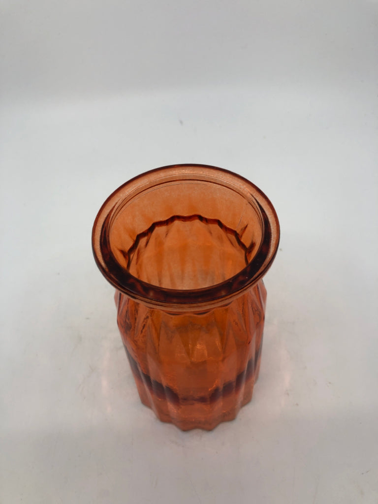 ORANGE GLASS DIAMOND PATTERN VASE.