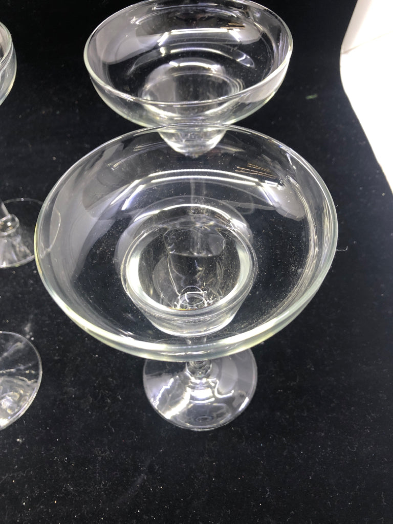 6 CLEAR GLASS MARGARITA GLASSES.