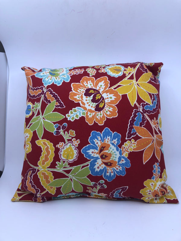 RED FLORAL SQUARE PILLOW.
