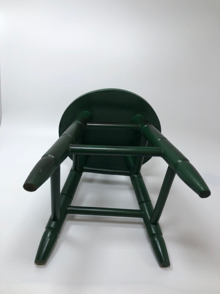 PATTYS IRISH PUB DECORATIVE STOOL.