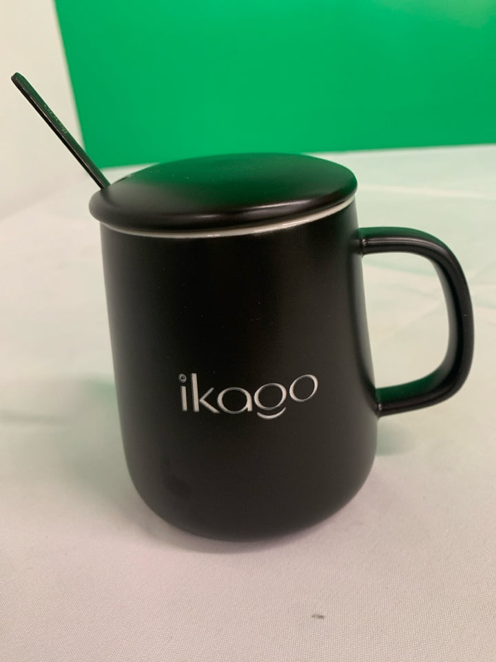 BLACK MATTE MUG W LID AND SPOON.