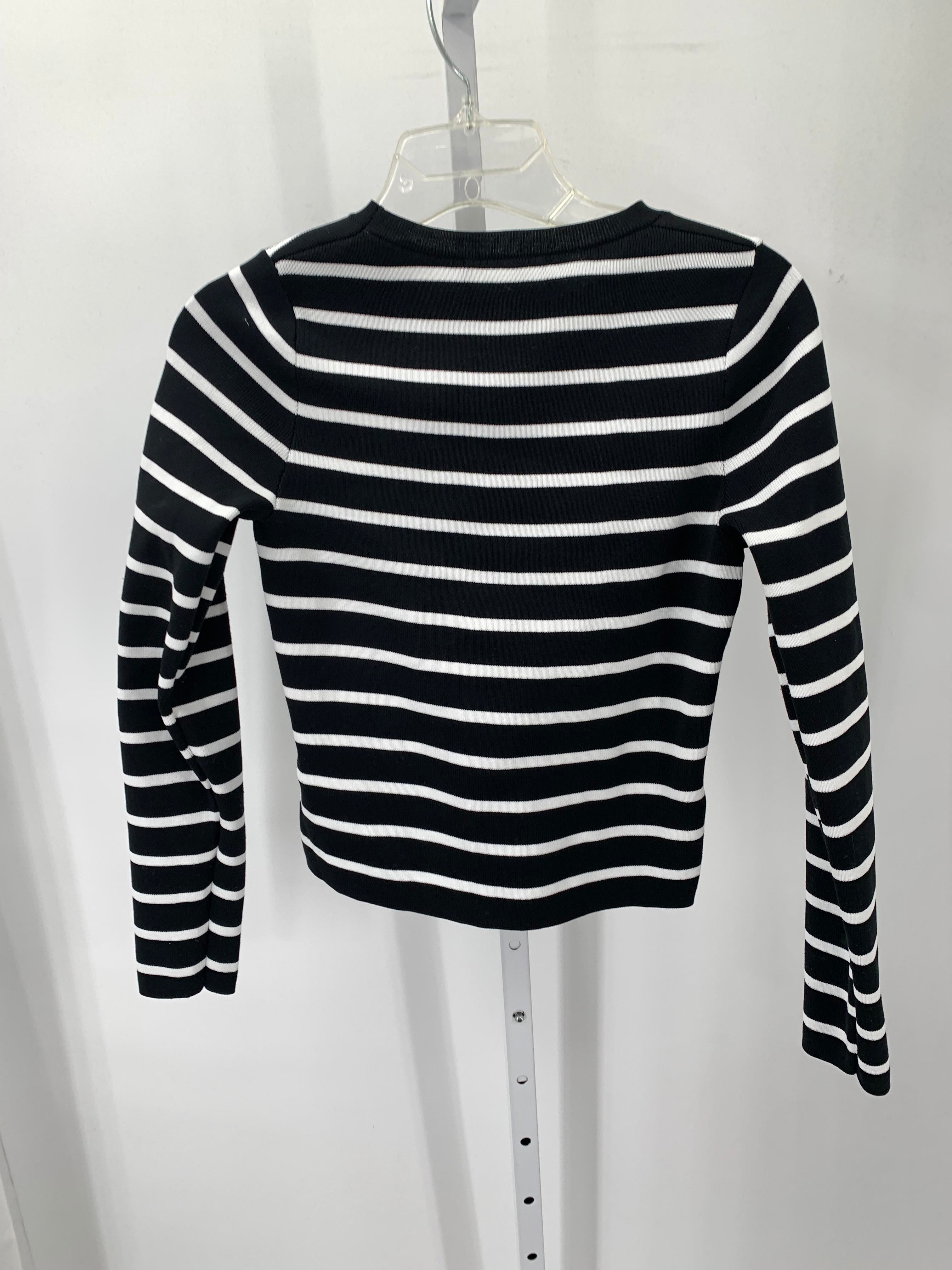 Size Medium Juniors Long Sleeve Shirt