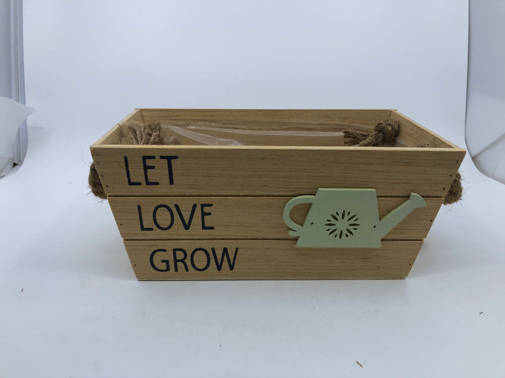 WOOD LET LOVE GROW PLANTER.