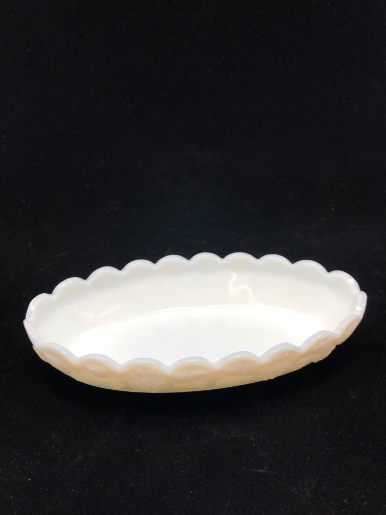 VTG SM SCALLOPED RIM MILK GLASS DISH.