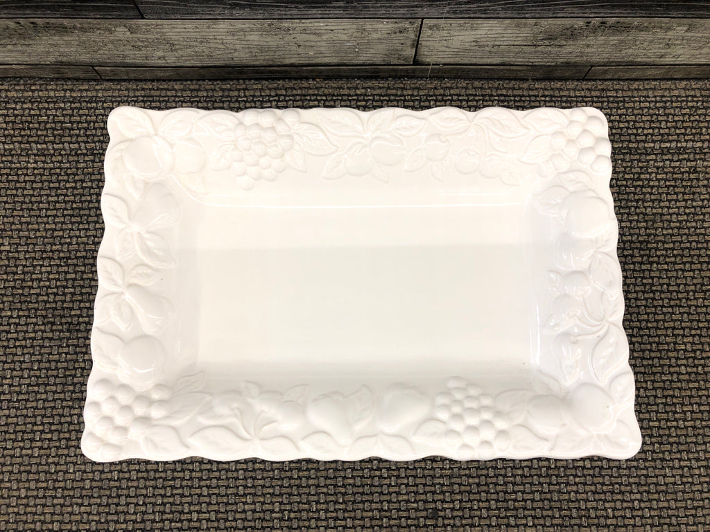 RECTANGLE WHITE EMBOSSED GRAPES PLATTER.