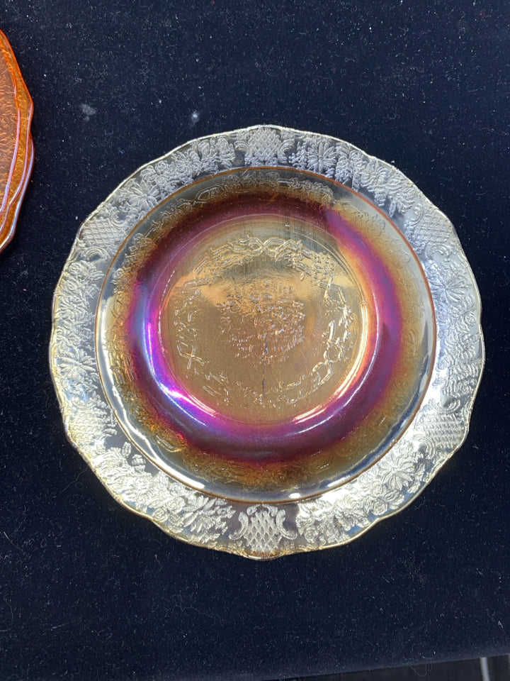 4 VTG CARNIVAL GLASS SMALL SNACK PLATES.