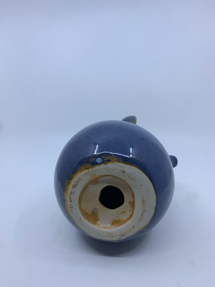 CERAMIC BLUE MOUSE.