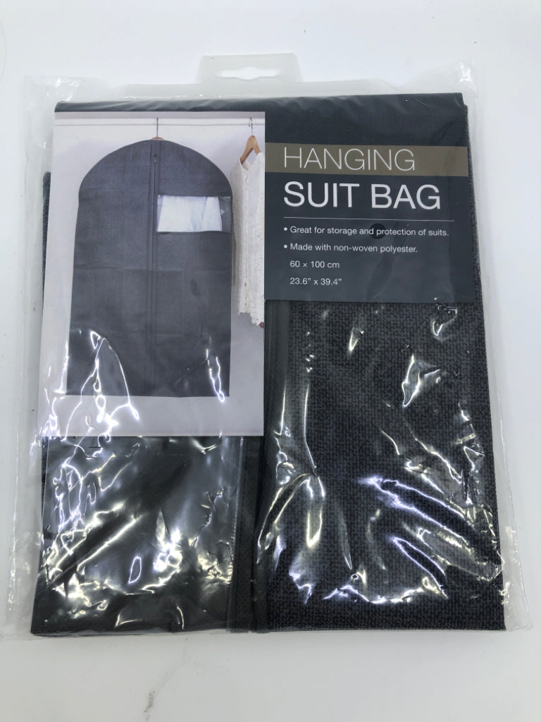 NIP HANGING SUIT BAG.