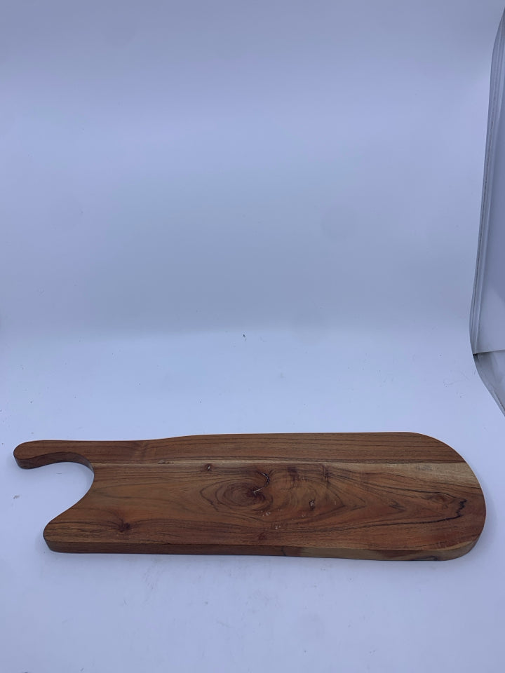 CHERRY WOOD CUTTING BOARD.