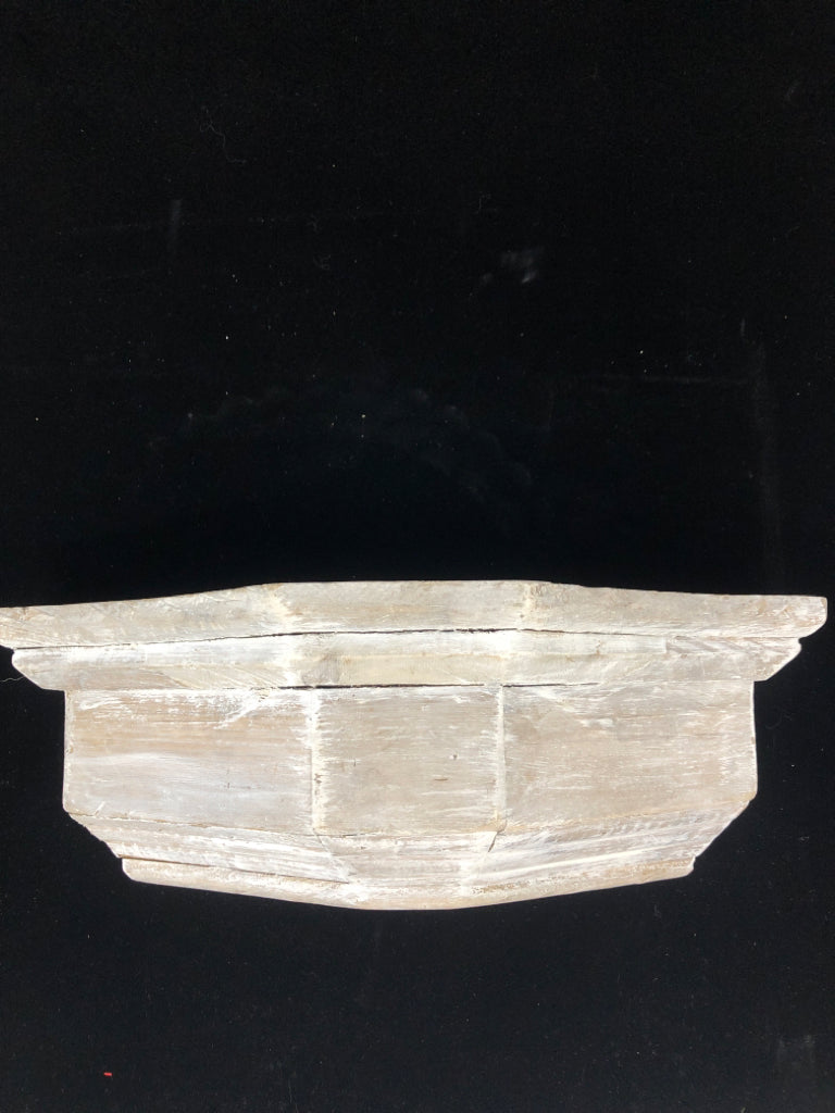 SM HANGING DISTRESSED BLOCK SHELF.