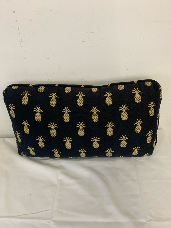 RECTANGLE BLACK PILLOW W/ PINEAPPLES.