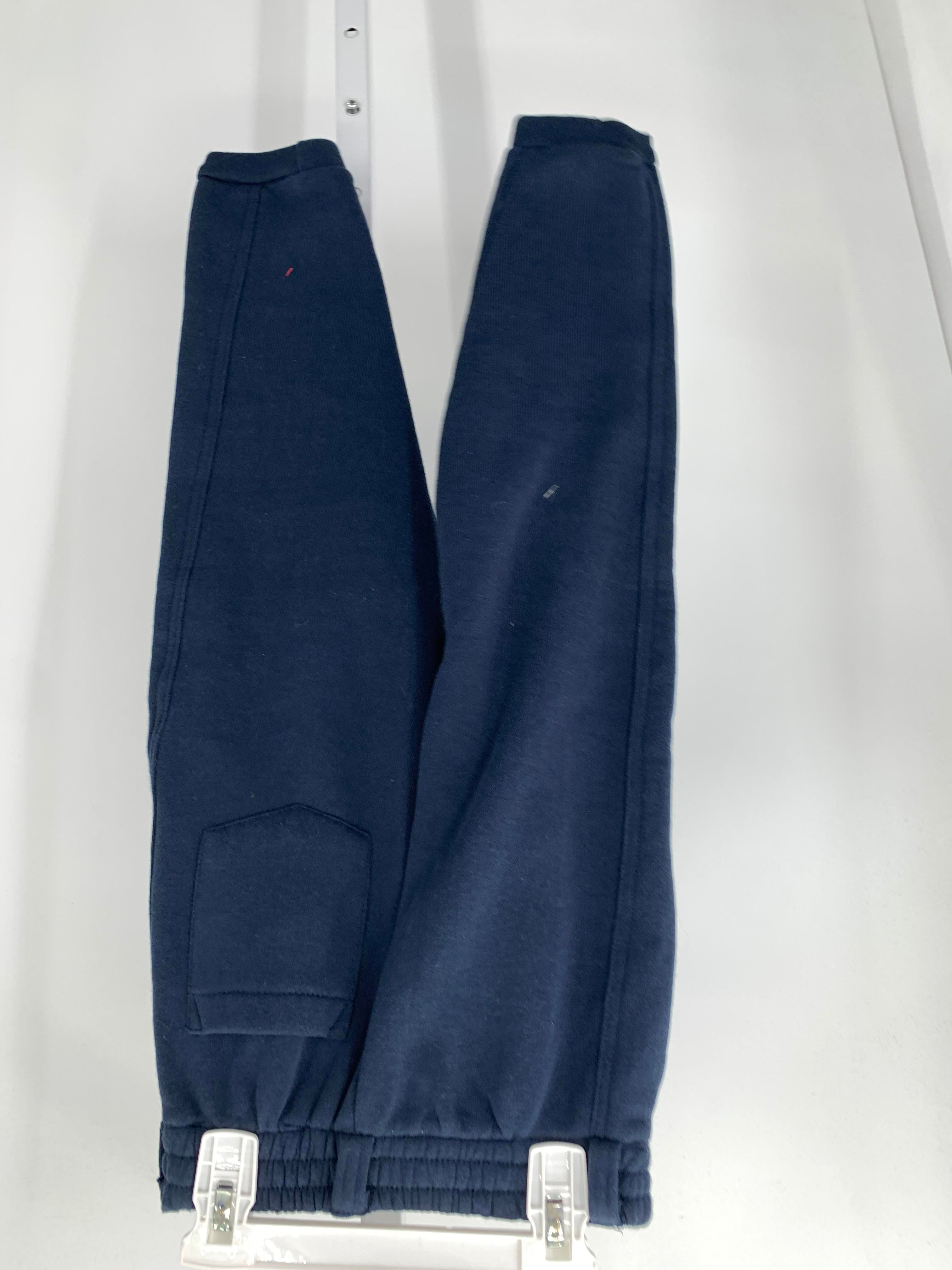 ELASTIC WAIST KNIT.