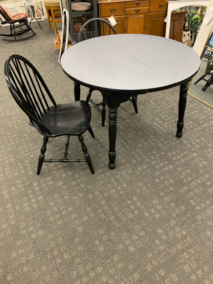 ROUND BLACK PAINTED WOOD TABLE W/ MATTE GRAY TOP 2 CHAIRS.