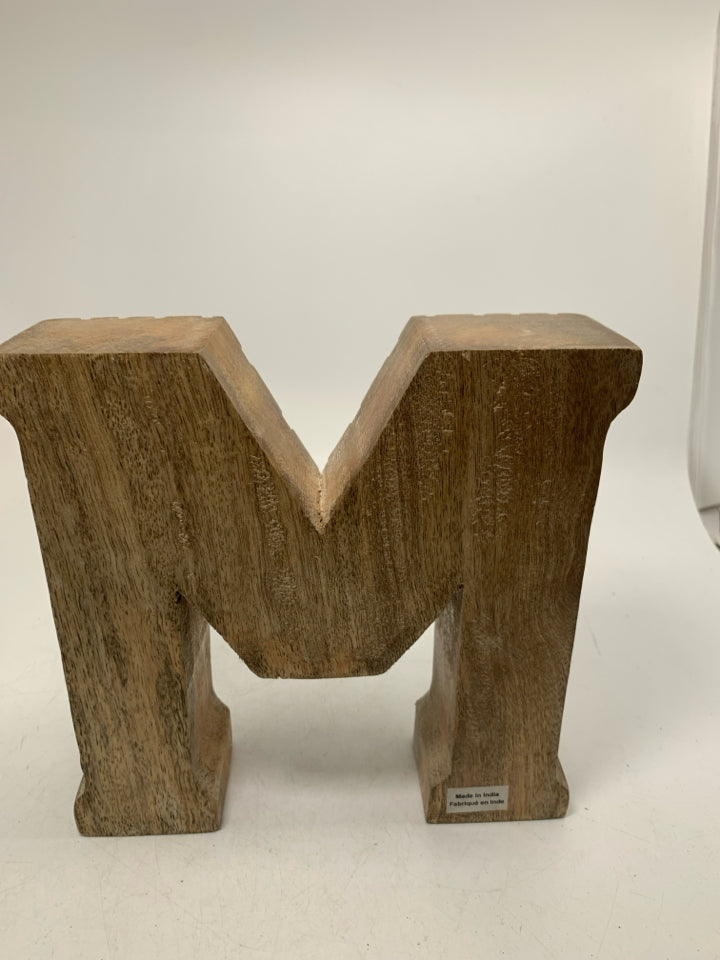WOOD RIBBED  M MONOGRAM.