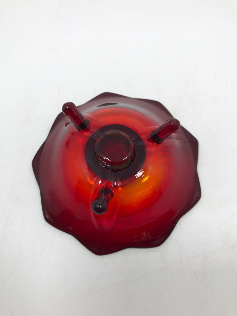 VTG RED GLASS FLOWER-SHAPED CANDLE HOLDER.