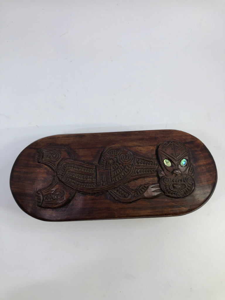 CARVED TREASURE BOX W/LID.