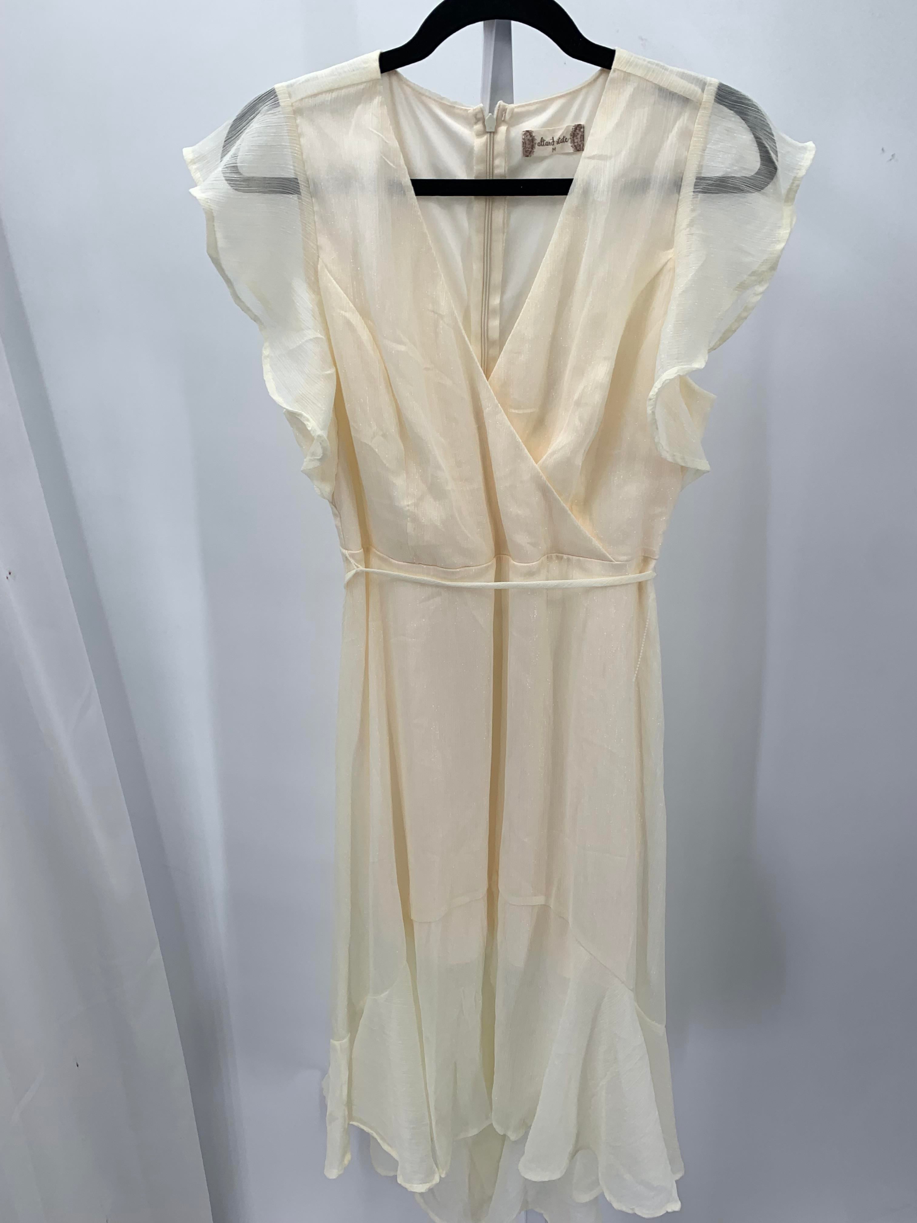 Size Medium Juniors Short Sleeve Dress