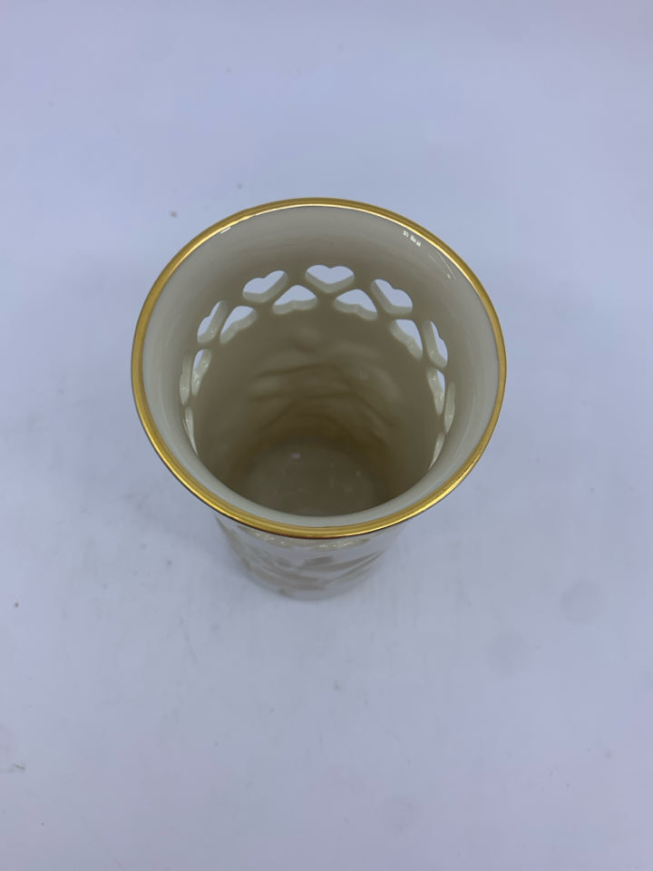 LENOX ROSE PATTERN W LACE HEART EDGE VASE.