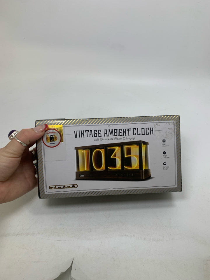 VINTEK IN BOX VINTAGE AMBIENT CLOCK.
