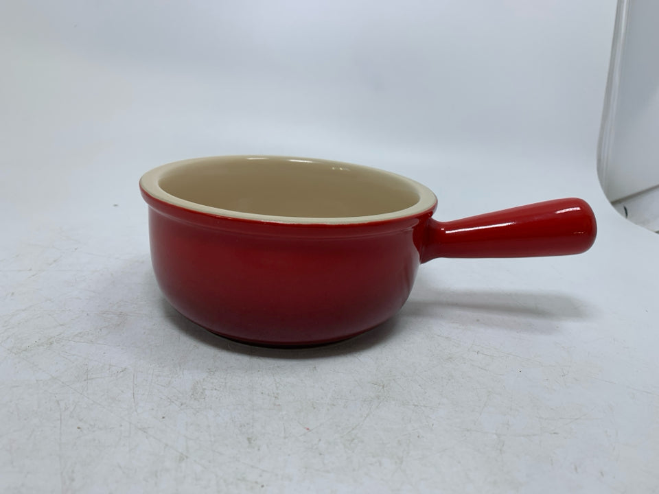 STONEWARE FRENCH ONION SOUP BOWL W/ HANDLE "CERISE".