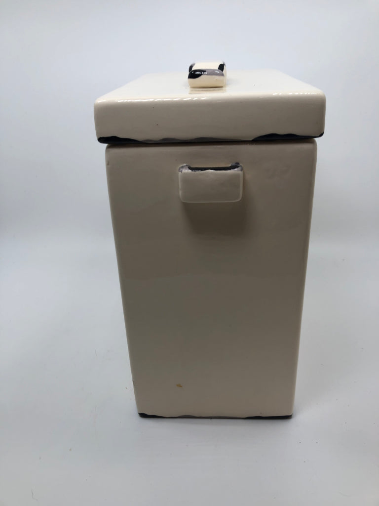 DISTRESSED STYLE COOKIE JAR W/LID.