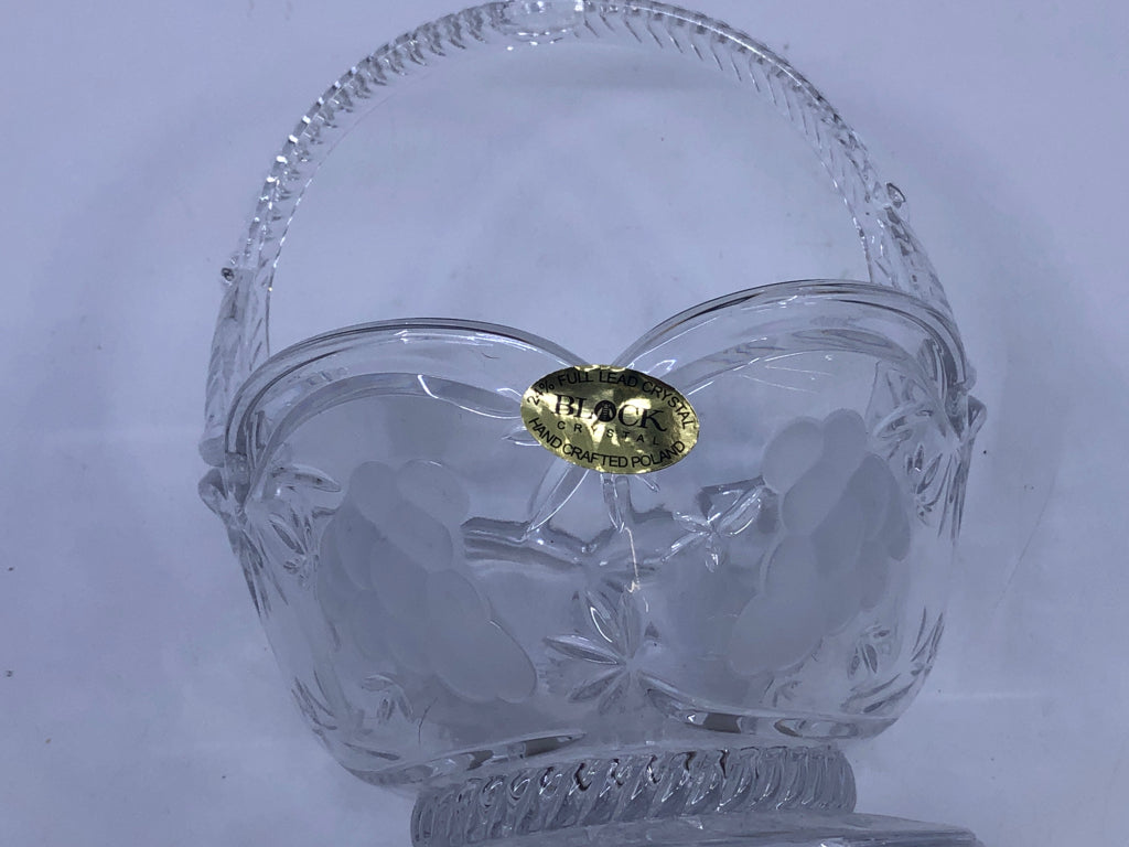FOOTED GRAPES FROSTED BOWL W HANDLE.