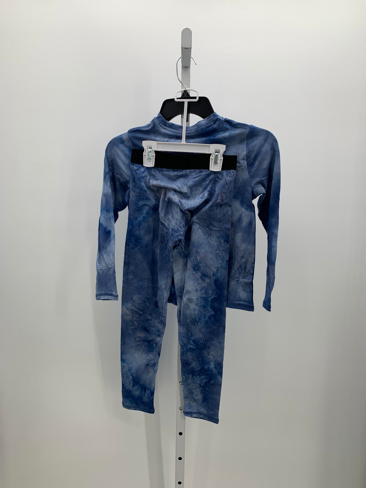 NWOT TIE DYE BASE LAYER SHIRT AND PANTS