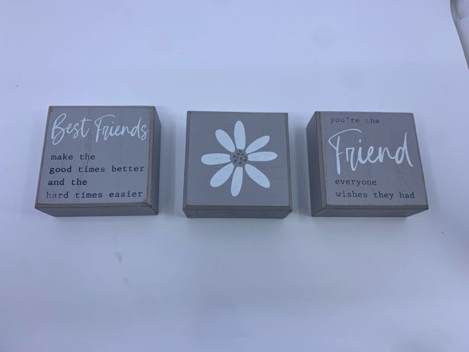 3 PC BEST FRIENDS LIGHT GREY BLOCK SIGNS.