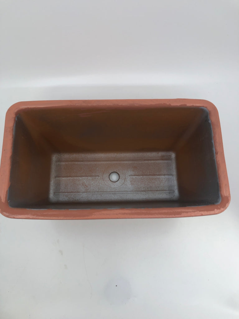 RECTANGLE TERRA COTTA PAINTED PLANTER.