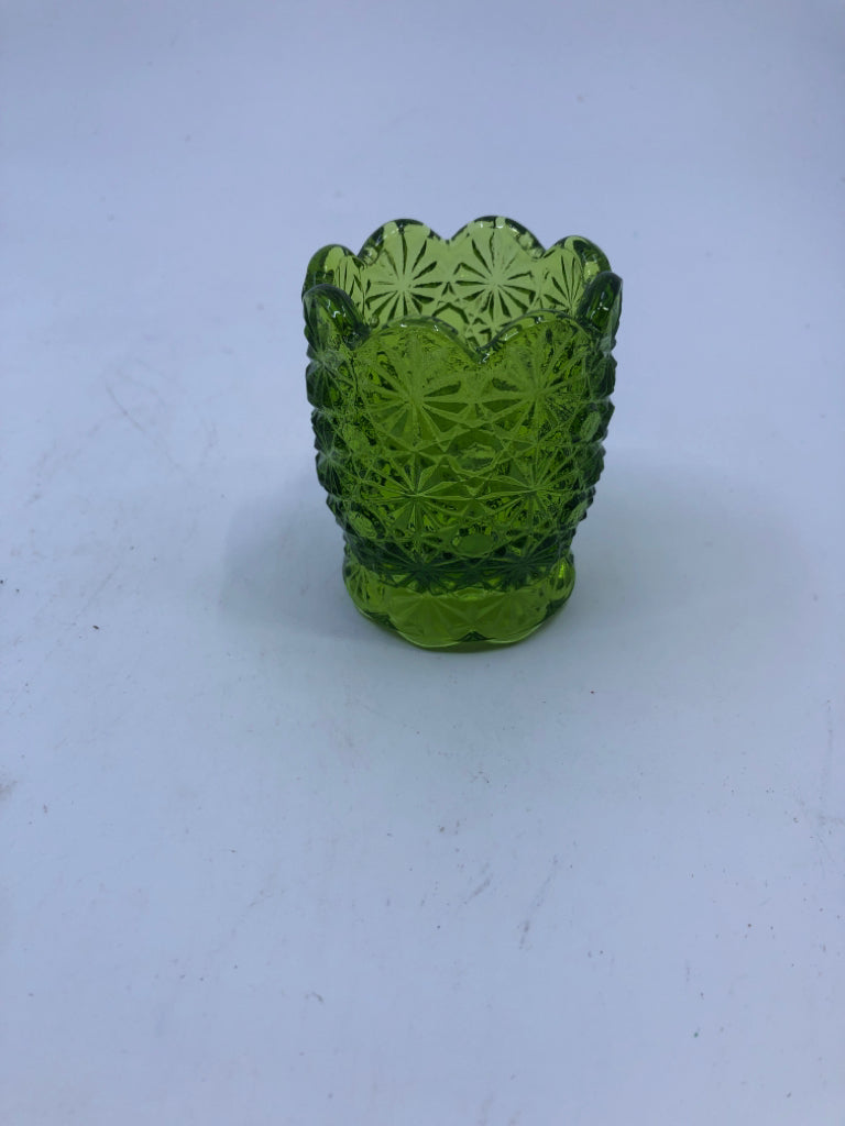 VTG GREEN TOOTHPICK HOLDER.