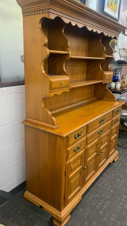 2PC CONANT MAPLE HUTCH.