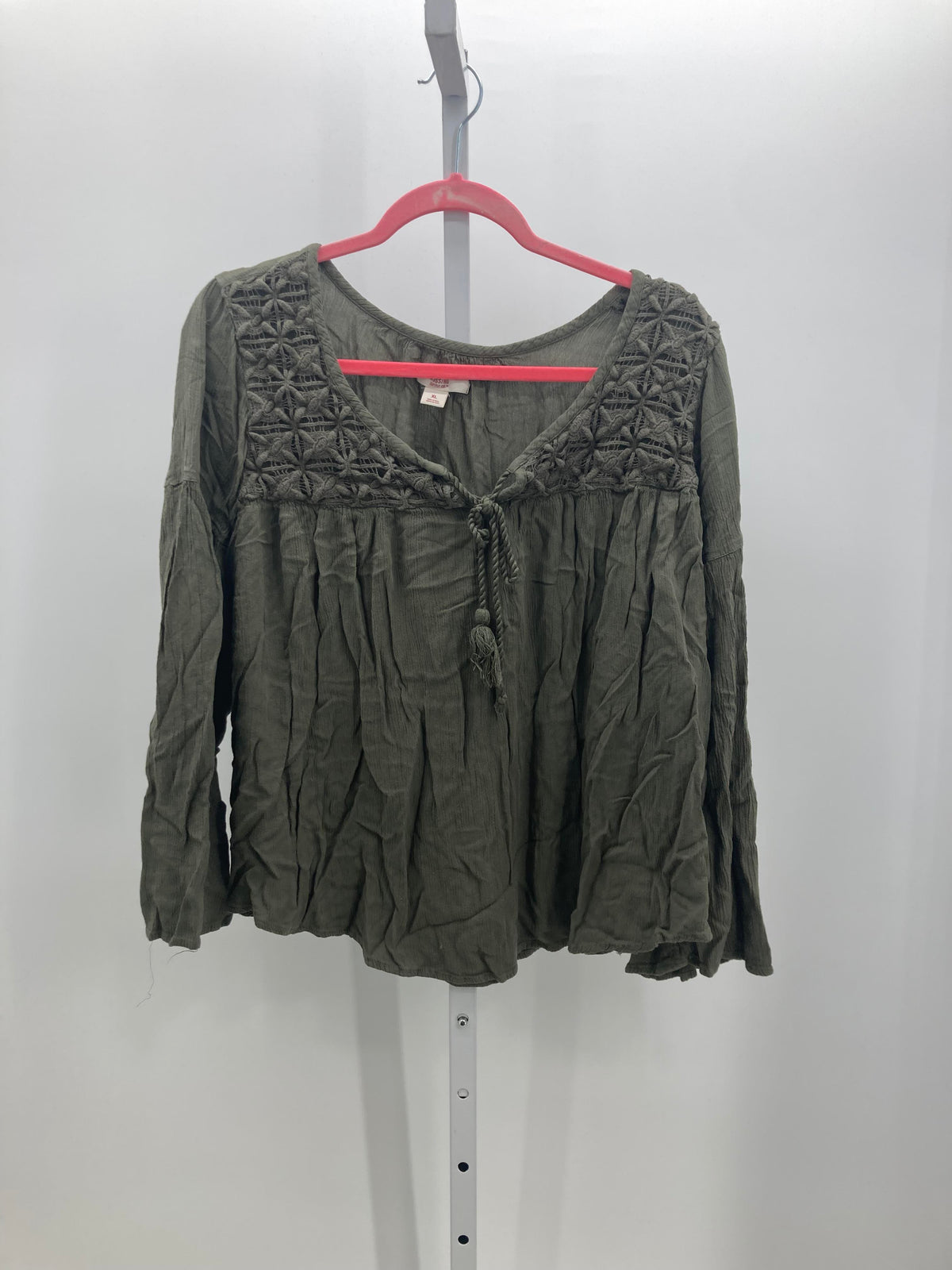 Mossimo Size Extra Large Misses 3/4 Sleeve Shirt