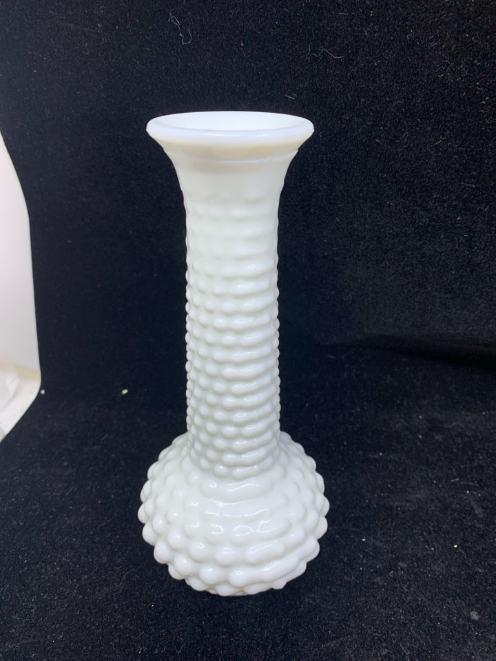 VTG HOBNAIL MILK GLASS BUD VASE.