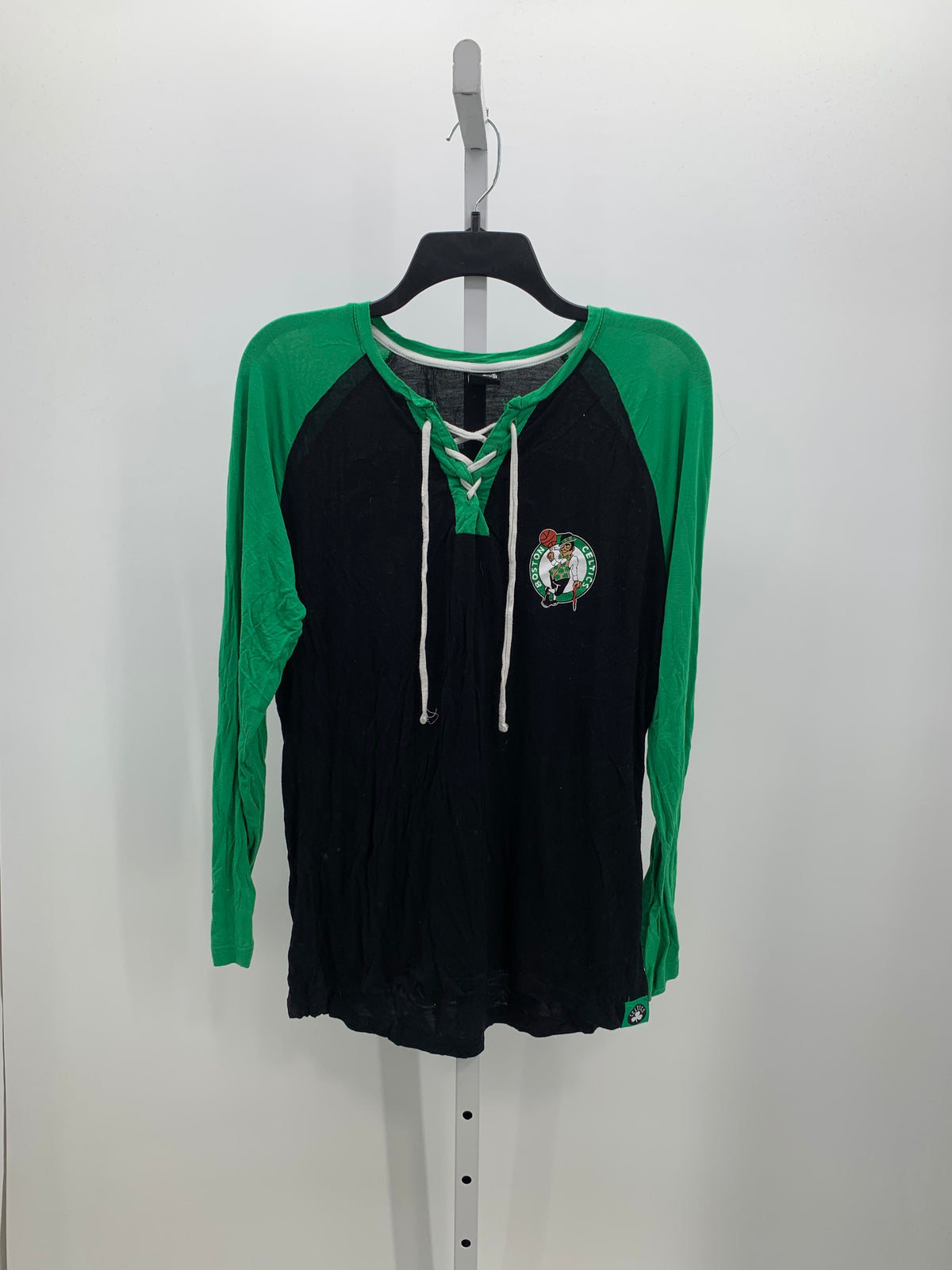 NBA Size Extra Large Misses Long Sleeve Shirt
