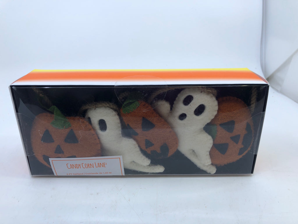 NIP CANDY CORN LANE FELT BANNER