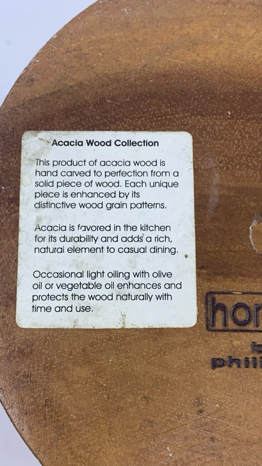 WOOD UTENSIL HOLDER.