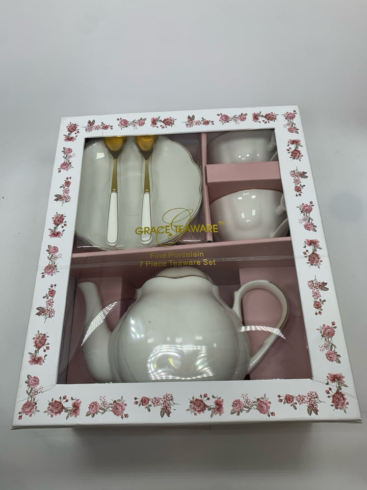 NIB TEA TIME GIFT SET - GRACES TEAWARE.