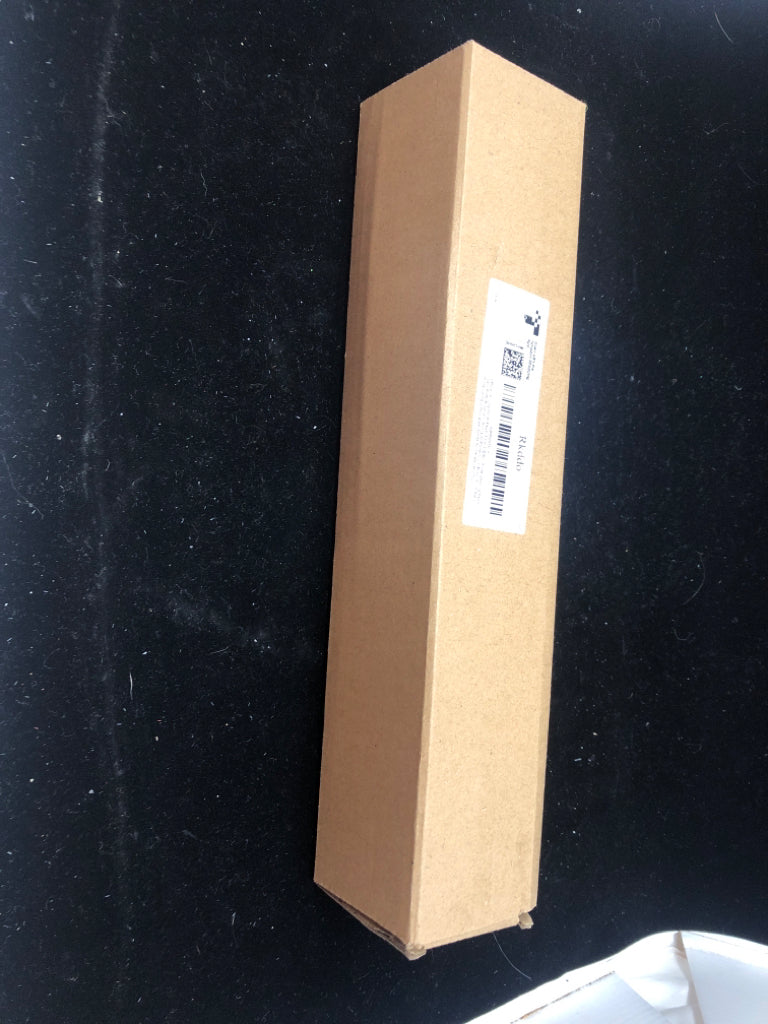 NIB CLEANING BRUSH SET
