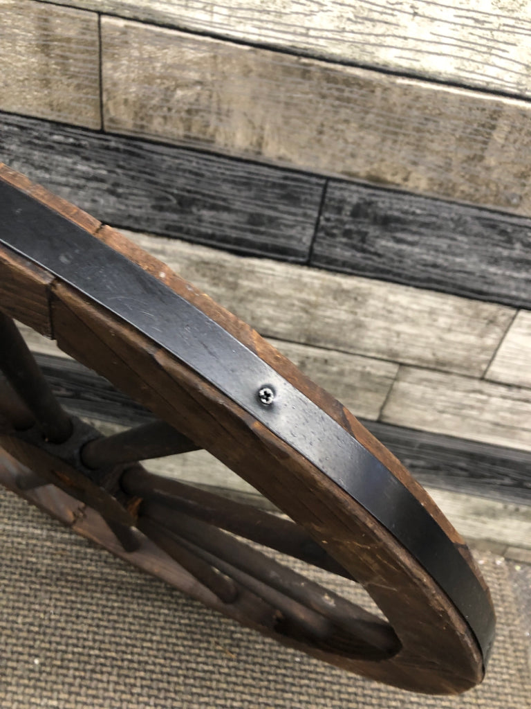 WOODEN WAGON WHEEL DECOR.
