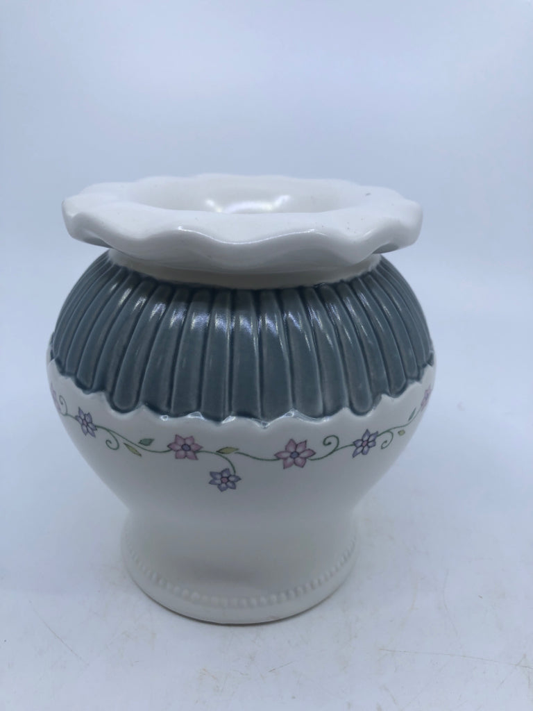 WAX WARMER PINK/PURPLE FLOWERS WITH GRAY RIBBED DESIGN.