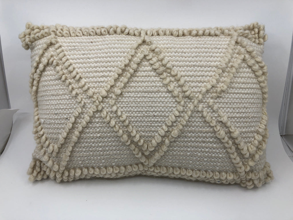 WHITE BEADED PATTERN RECTANGLE PILLOW.