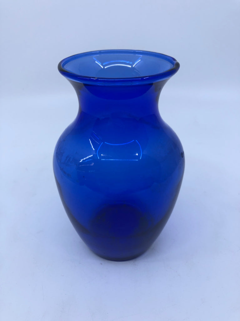 COBALT BLUE SMALL VASE.