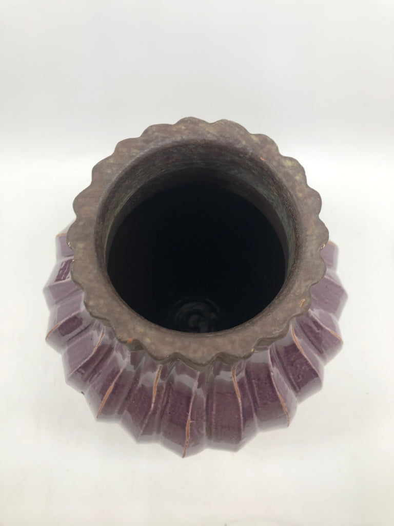 PURPLE RIBBED HEAVY POTTERY VASE.
