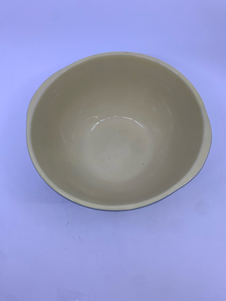 VTG BLUE EMBOSSED PATTERN SERVING BOWL.