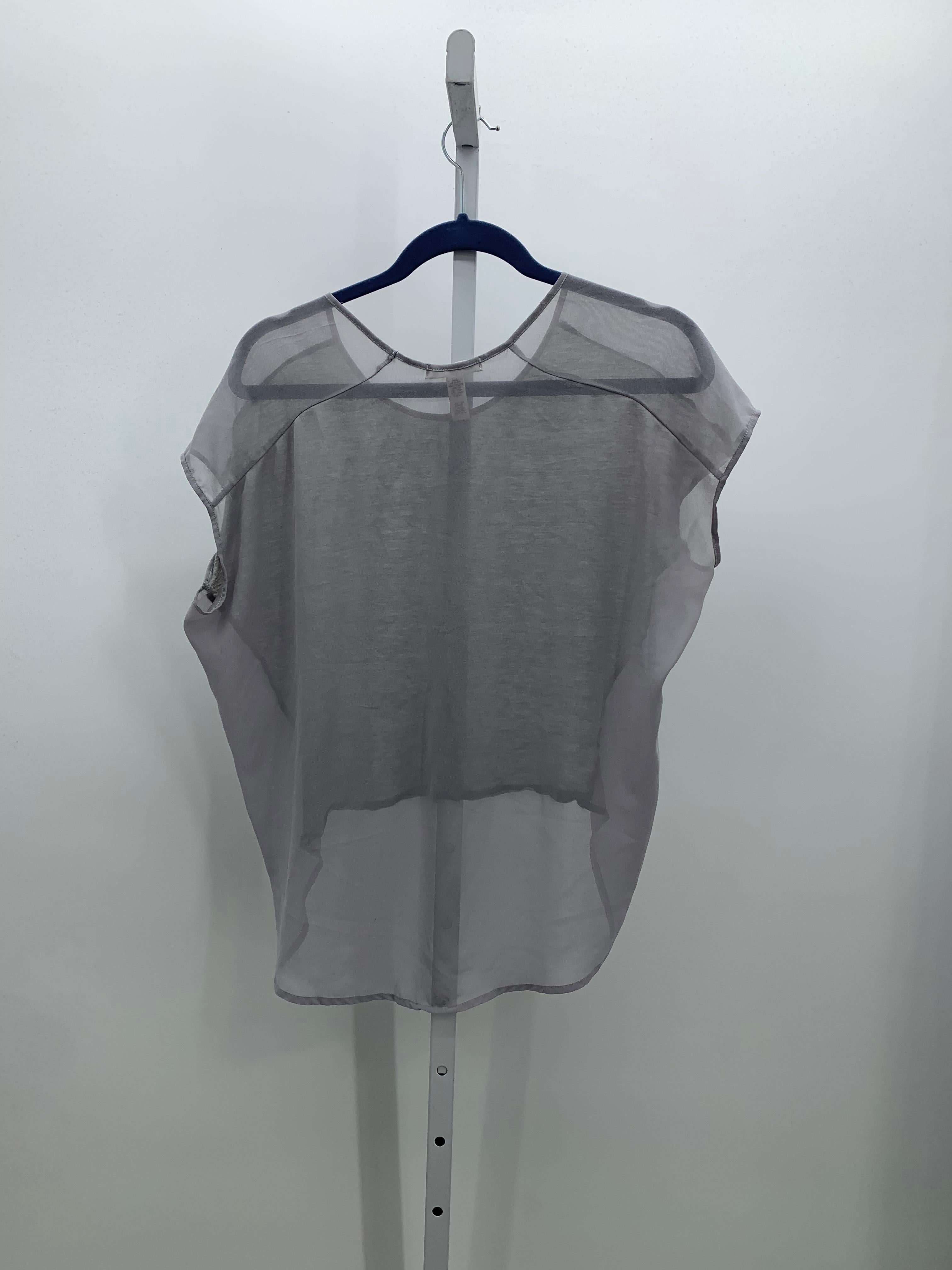 Size Small Misses Short Sleeve Shirt