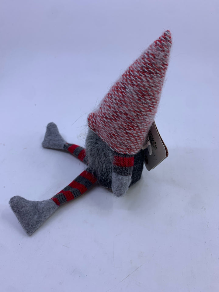 GREY HOLIDAY GNOME.