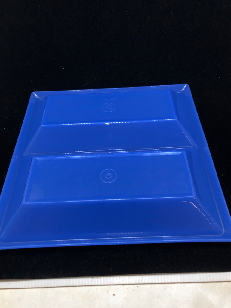 VTG "GET TOGETHER" BUFFET TRAY - TUPPERWARE BLUE.