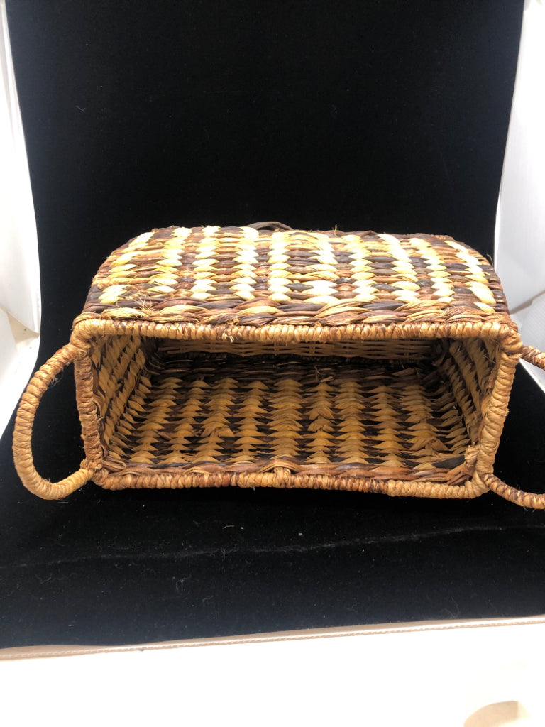 2-TONED WOVEN WICKER BASKET.