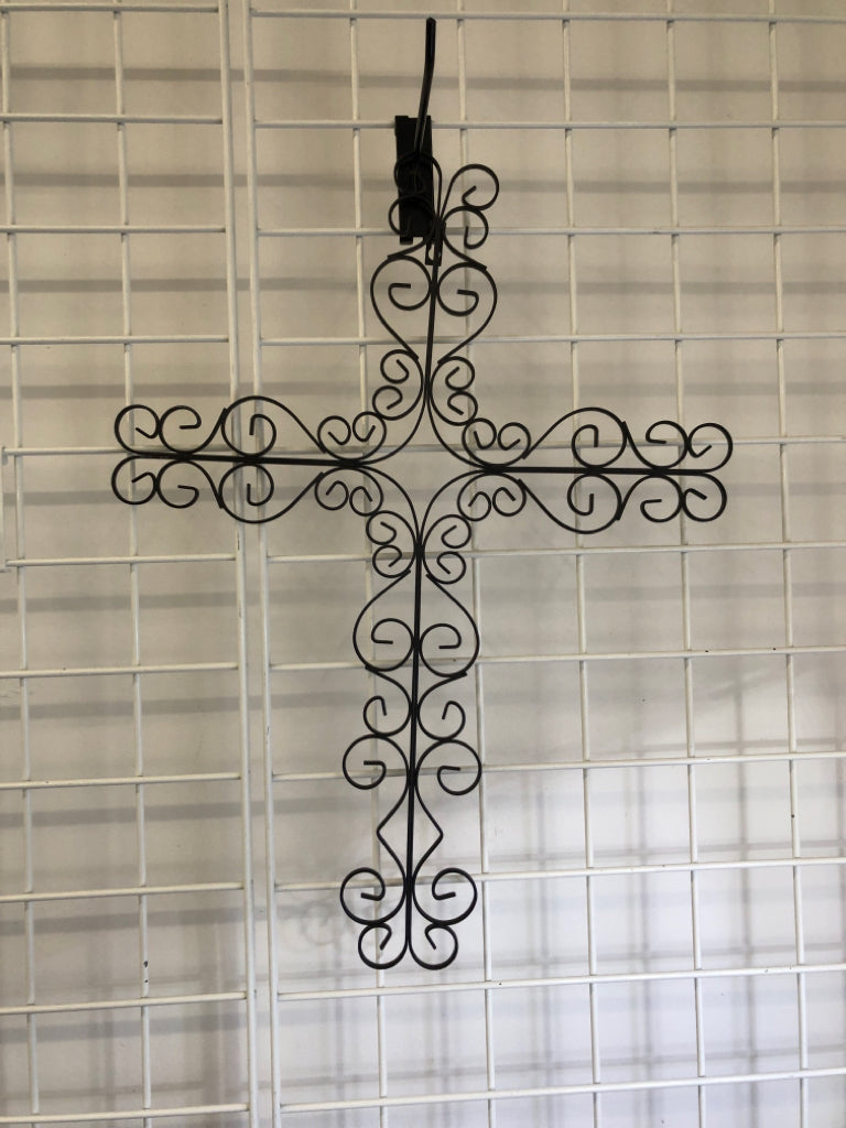 METAL SCROLL CROSS WALL DECOR.