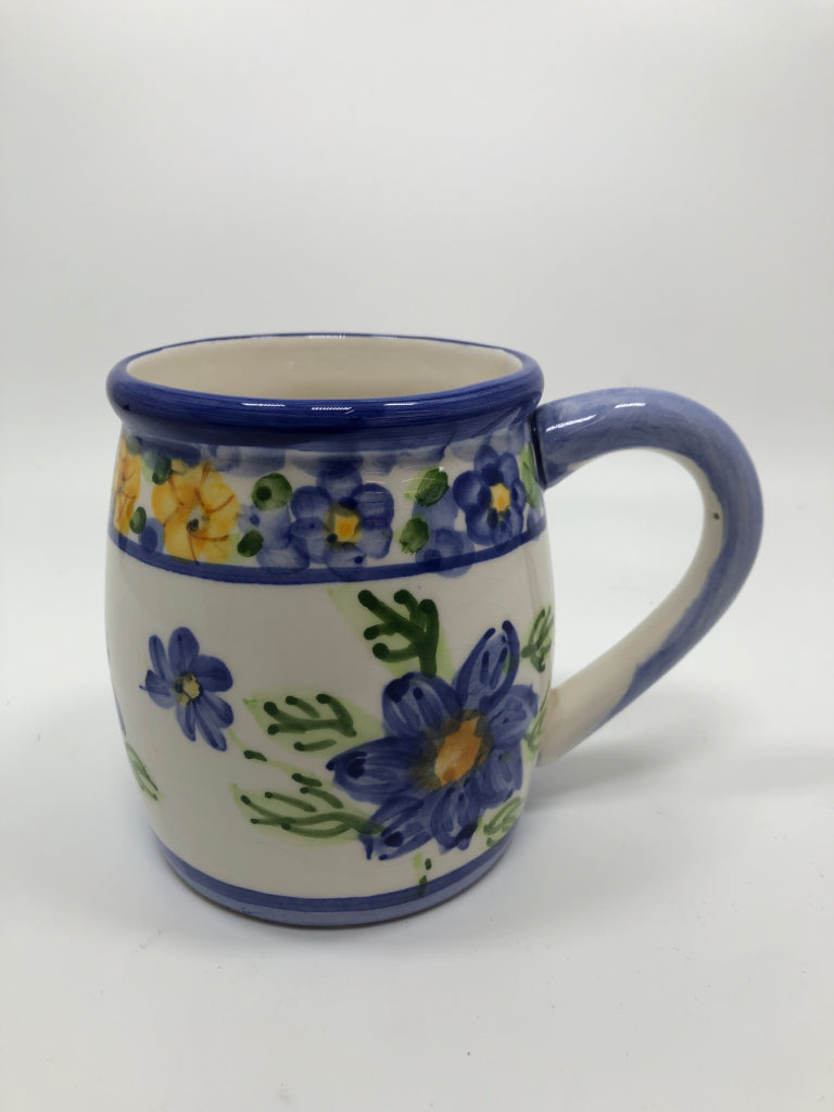 BLUE FLOWER PAINTED MUG.